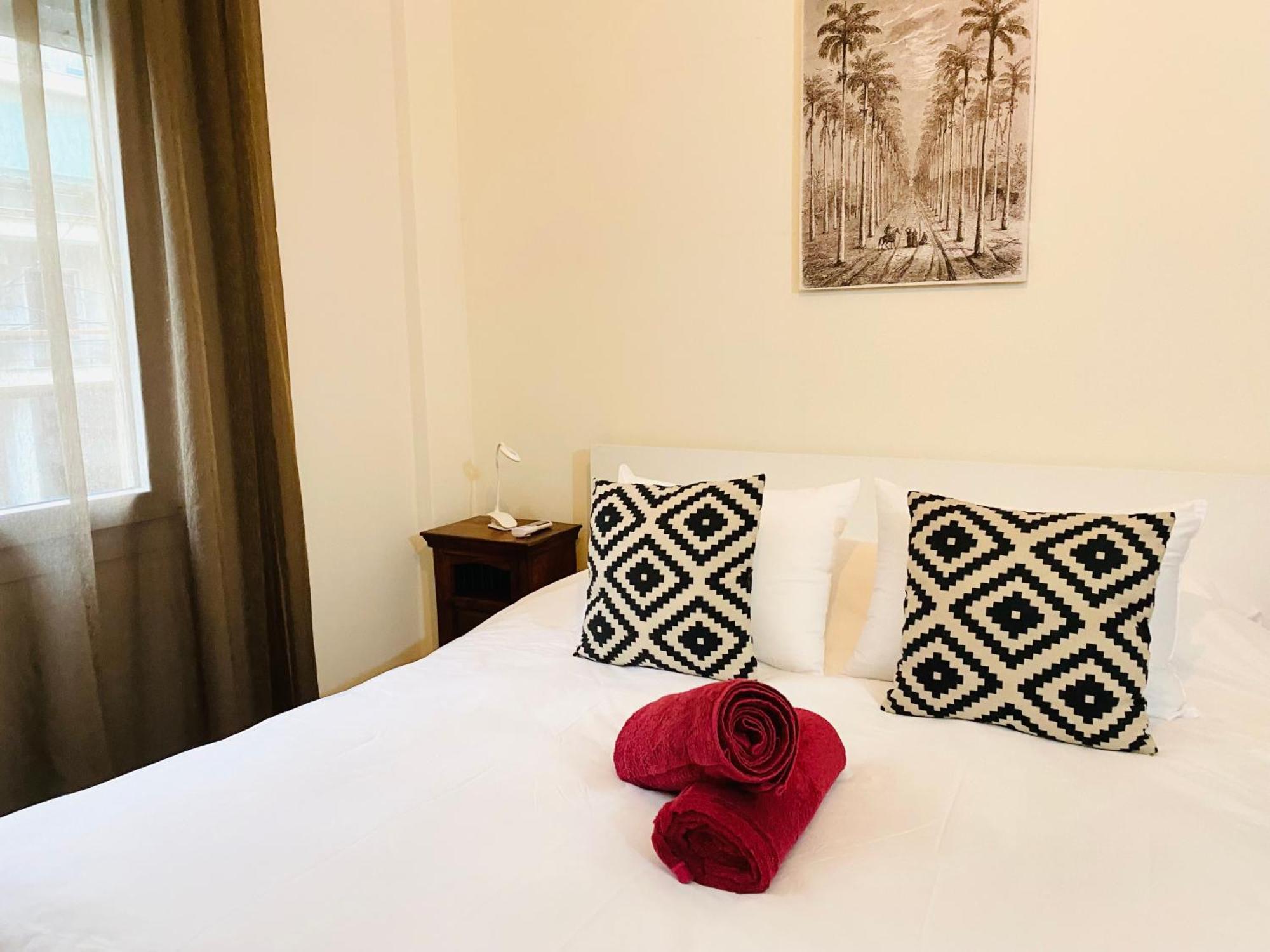 Spacious 2 Bedroom Apartment Downtown Athens - Explore Center By Foot ภายนอก รูปภาพ