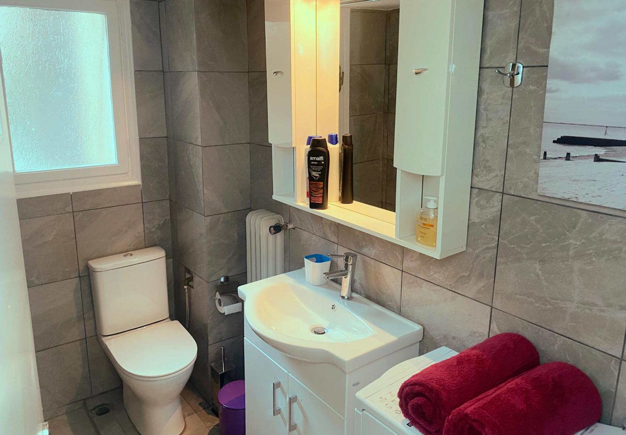Spacious 2 Bedroom Apartment Downtown Athens - Explore Center By Foot ภายนอก รูปภาพ